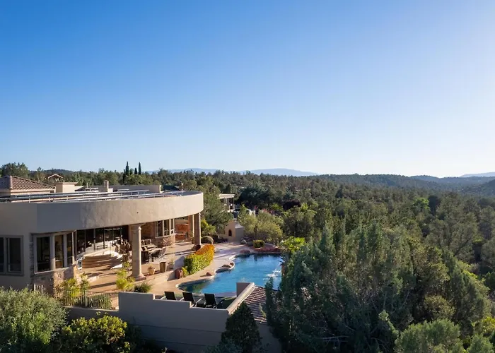 Sedona Palatial Paradise: Infinity Pool, Spa & Epic Views! Holiday home