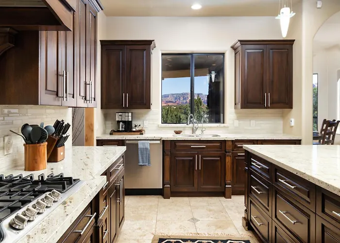 Sedona Palatial Paradise: Infinity Pool, Spa & Epic Views! Holiday home Sedona