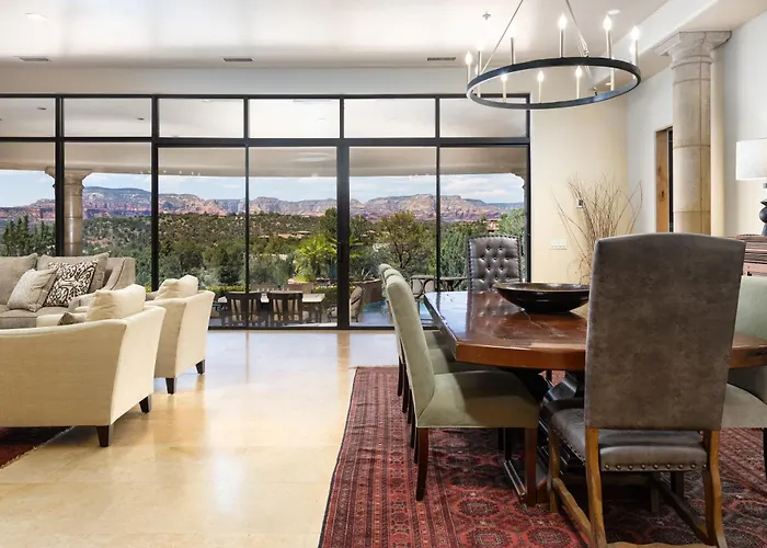 Sedona Palatial Paradise: Infinity Pool, Spa & Epic Views! Holiday home *
