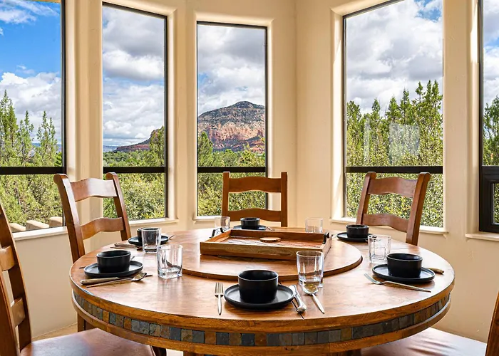Sedona Palatial Paradise: Infinity Pool, Spa & Epic Views! Holiday home Sedona