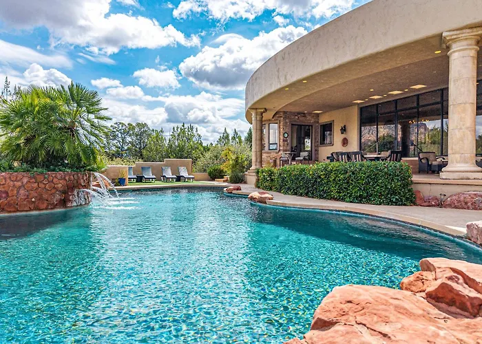 Sedona Palatial Paradise: Infinity Pool, Spa & Epic Views!
