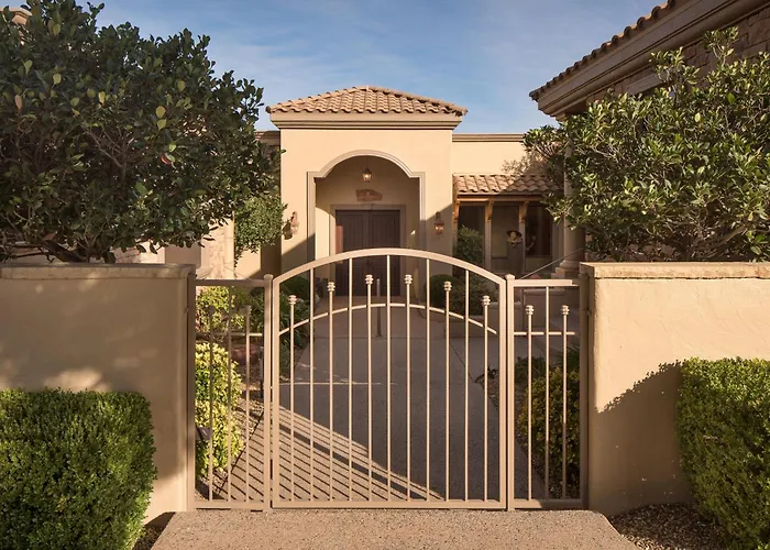Holiday home Sedona Palatial Paradise: Infinity Pool, Spa & Epic Views!