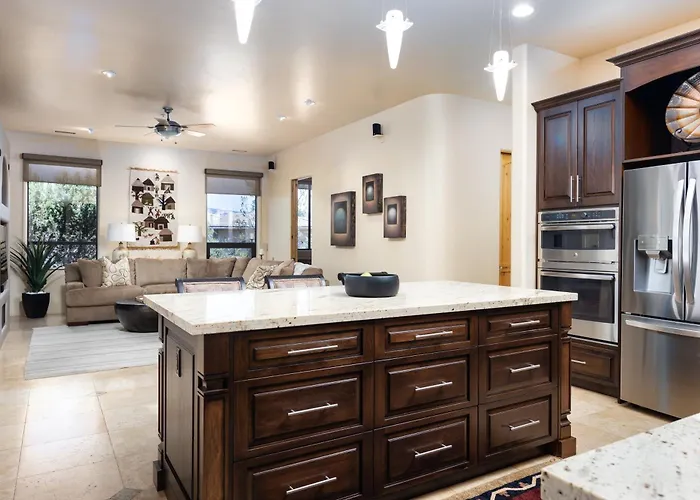 Sedona Palatial Paradise: Infinity Pool, Spa & Epic Views! Holiday home Sedona