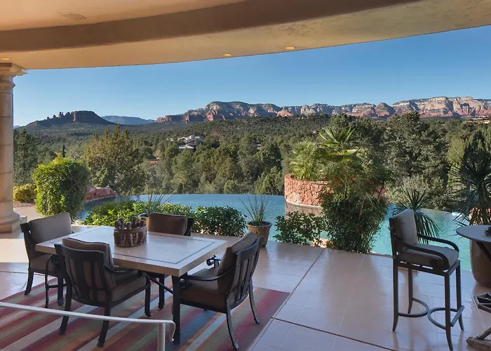 Sedona Palatial Paradise: Infinity Pool, Spa & Epic Views! Holiday home